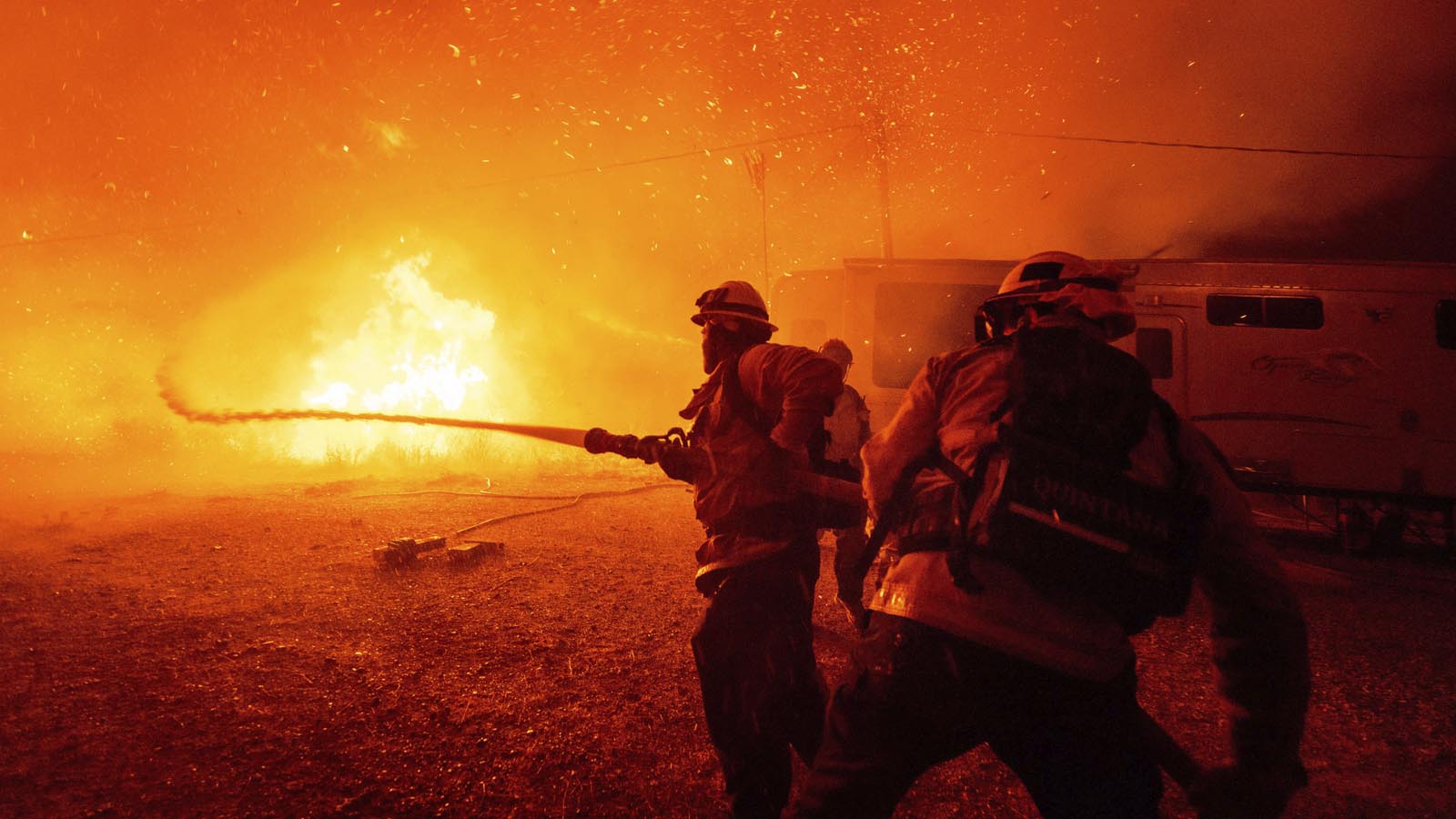 Massive New Fire Explodes North of LA, Spreading Rapidly Along I-5 ...