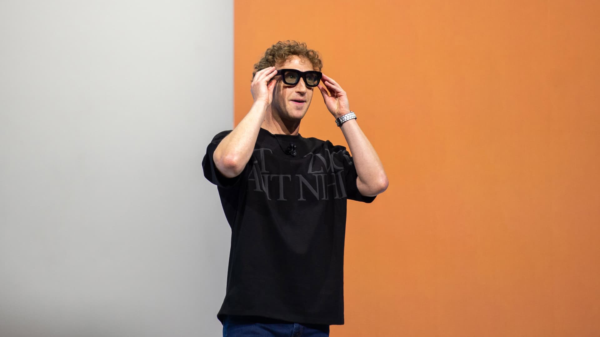 Mark Zuckerberg unveils $799 Meta Ray-Ban Display glasses - EVOL - Evol ...